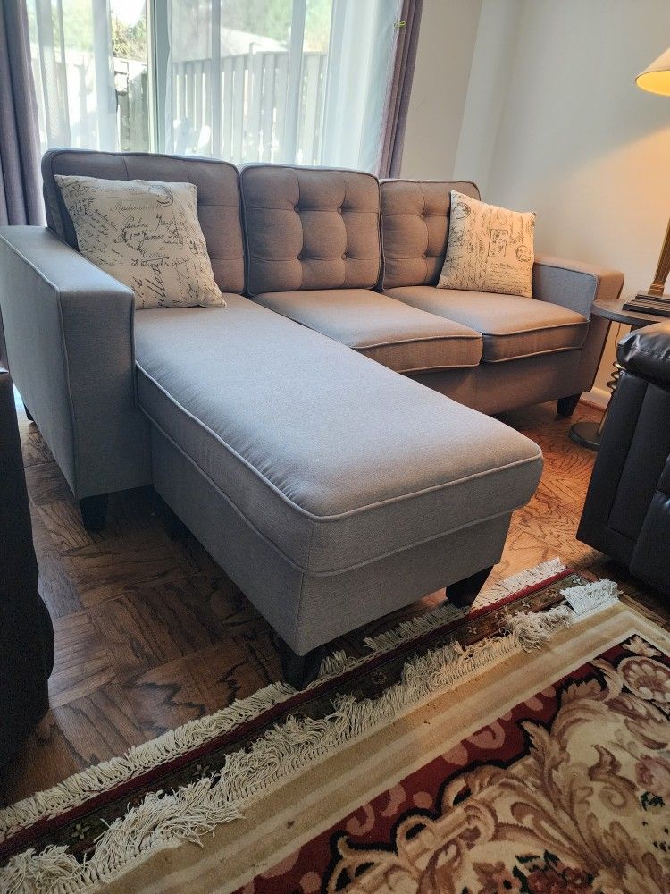 Like New Light Grey Linen Sectional Sofa Couch
