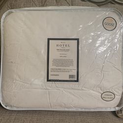 King/Calking Oversized Goose Down Comforter