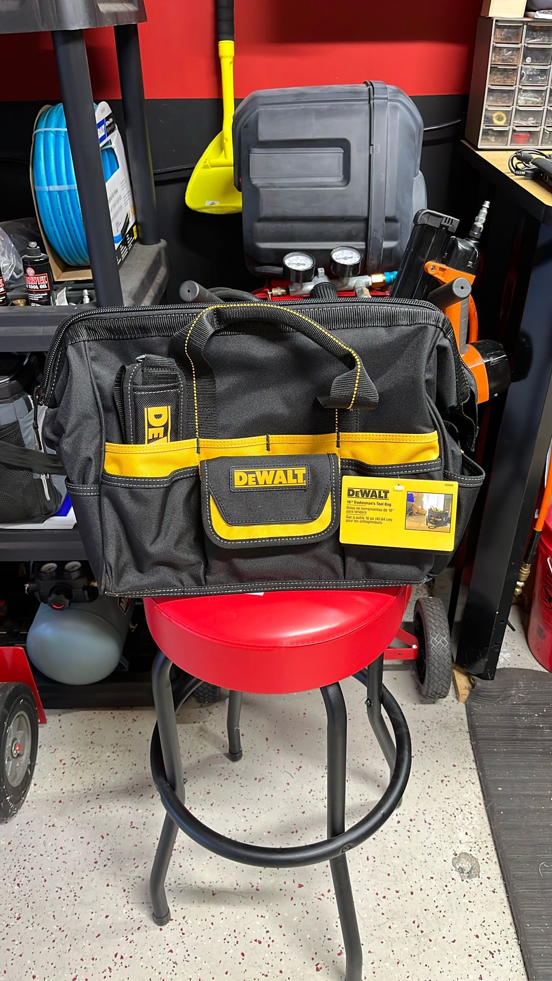Dewalt 16” Tradesman Tool Bag