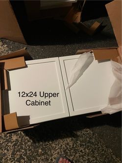 Unused Kitchen Cabinets - Showroom Samples