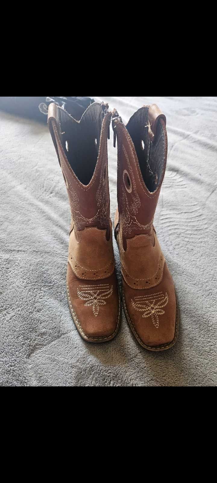 Boots Sizes 3