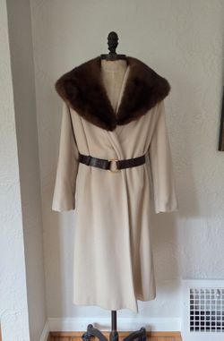 Mink Fur Collar 100% Cashmere Coat Size L NO OFFERS 