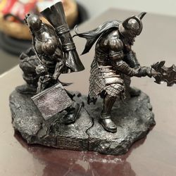 League of legends Ryze and Tryndamere Statues