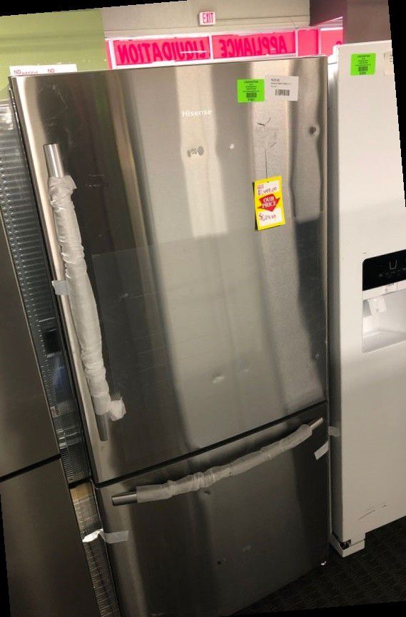 Hisense 17.1-cu ft Counter-depth Bottom-Freezer Refrigerator (Stainless Steel)