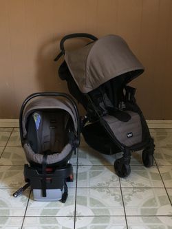 LIKE NEW BRITAX B AGILE LIGHT WEIGHT TRAVEL SYSTEM STROLLER CAR SEAT AND BASE!!!!!