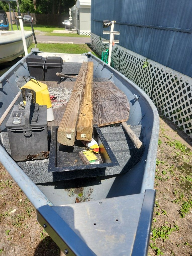 14 ' V Hall Aluminum Boat Soild With Trailer And Moter