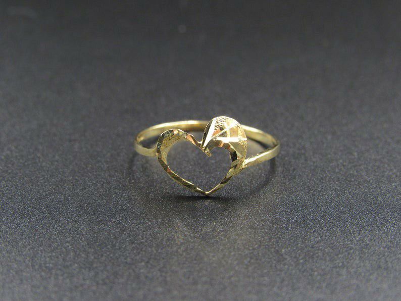 Size 7.5 10K Gold Dainty Textured Heart Band Ring Vintage Estate Wedding Engagement Anniversary Gift Idea Beautiful Elegant Unique Cute Love