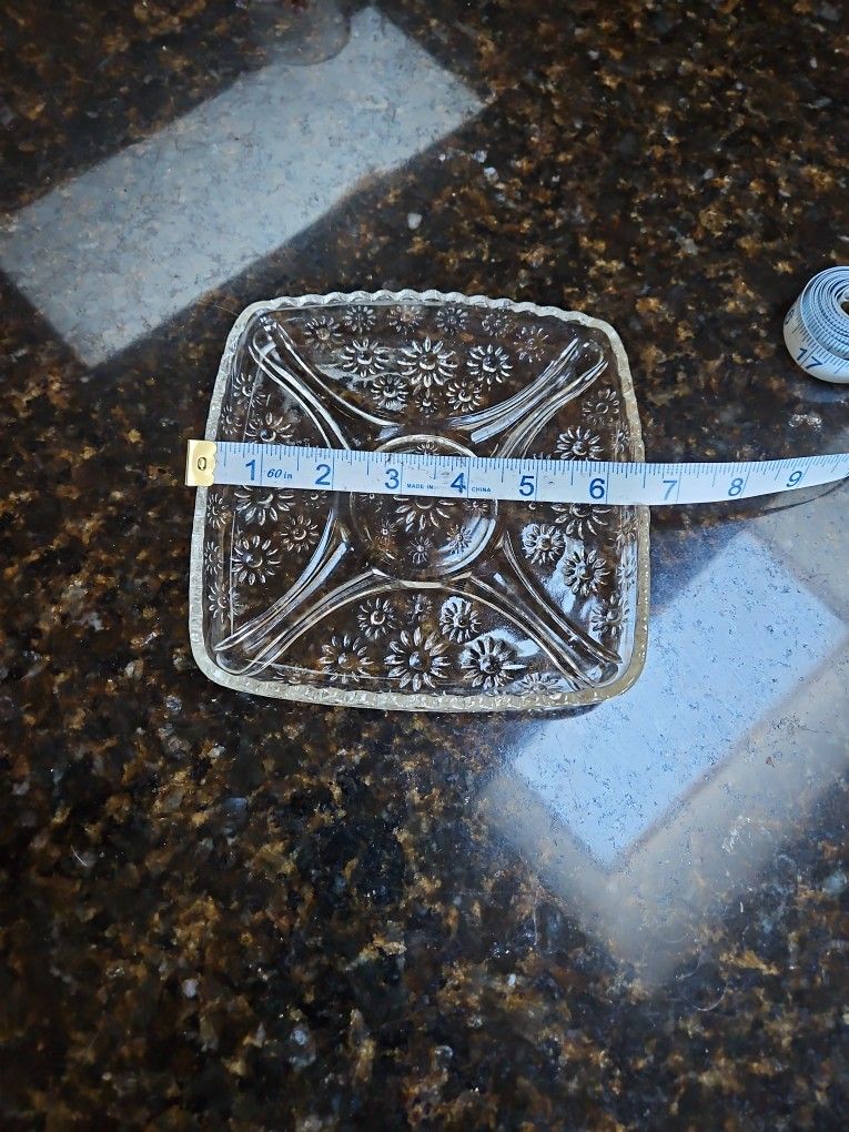 Daisy Pattern Square Glass Dish