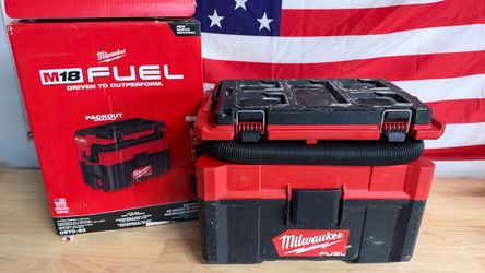 Milwaukee M18 Fuel Packout 2.5 Gallon Wet Dry Vacuum