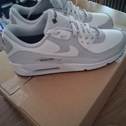 NIKE AIR MAX 90 GORE TEX EDITION MEN'S SIZE 11.5 BRAND NEW