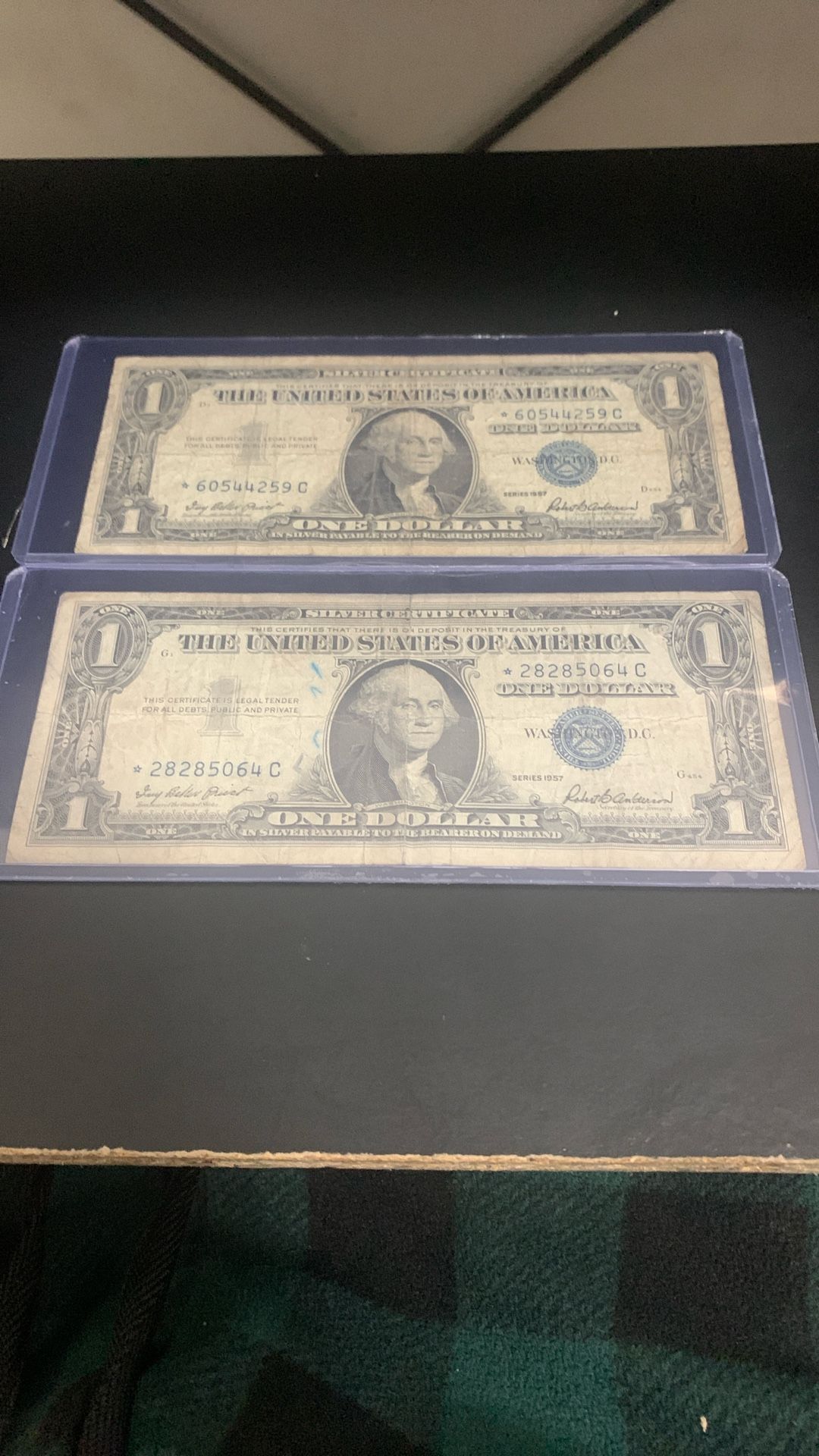 2 1957 1 Dollar Bill Star Notes