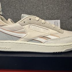 Brand New With Box REEBOK CLUB C Revenge Size 6 Men Or 7.5 Women Beige Classic Tennis Shoes 💎