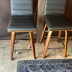 Set Of 26in Swivel Bar Stools 
