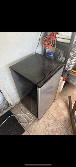 Mini Fridge 