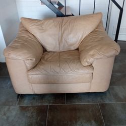 LEATHER CHAIR