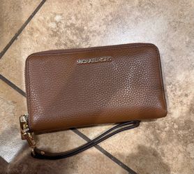 Michael Kors wallet, great condition original