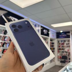 Iphone 17 pro max unlocked open box