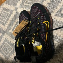 NIKE SNEAKERS (Nike Air VaporMax)