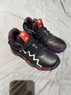 Addias basketball Shoes