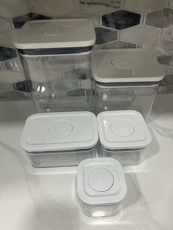 Oxo containers