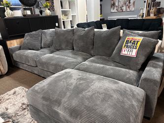 Perfect modular sectional! $899 🚨✨ Easy Financing!