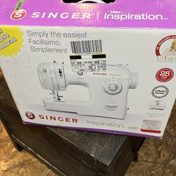 Singer Sewing Machine for Sale in Las Vegas, NV - OfferUp