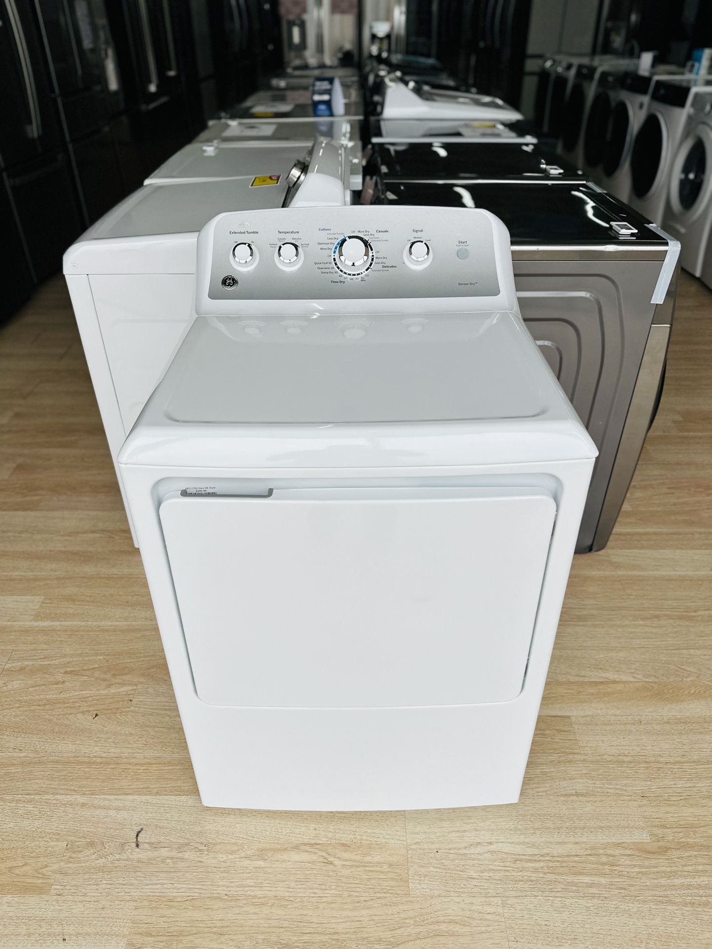 NEW GE 7.2 Cu. Ft. 4Cycle Electric Dryer White on white/silver