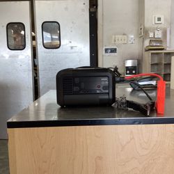 NOCO BATTERY CHARGER