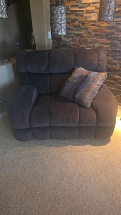 Wide recliner chair