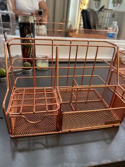 Rose gold mesh desk organizer
