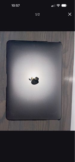 MacBook Pro 13” Space Gray Intel Core i5 8GB RAM / 256GB SSD