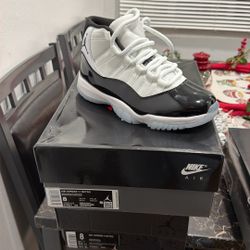 Jordan 11s 