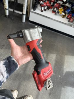 Milwaukee Rivet Tool