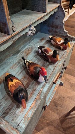 Set Of 4 Mid Century Hand Carved And Polychrome Painted Wooden Decoy Ducks