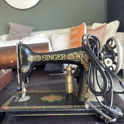 Singer Sewing Machine 
