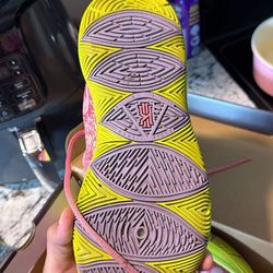 Nike kyrie 5 x SpongeBob Patrick size 8.5
