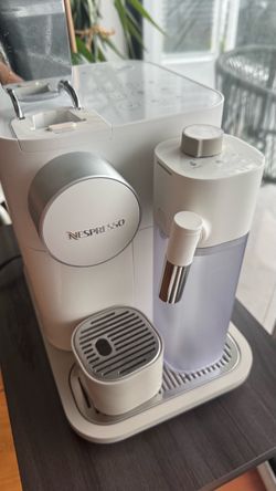 Nespresso Lattissima One Espresso & Latte Machine – White – Excellent Condition