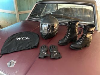 Motorcycle riding kit for ladies.