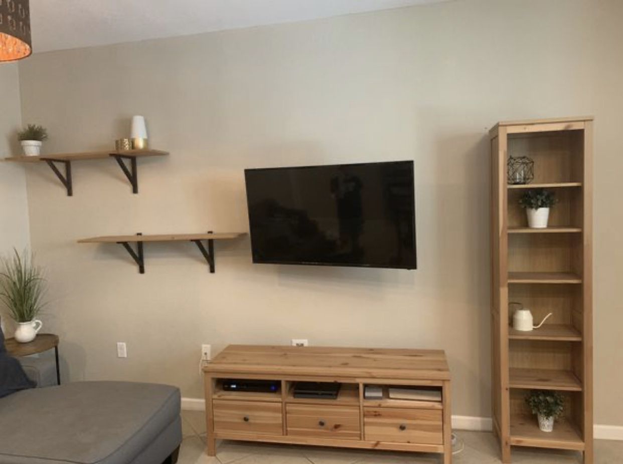 Like new, matching solid wood tv stand, book case and shelves.