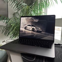 MacBook M2 MAX 32gb 1tb