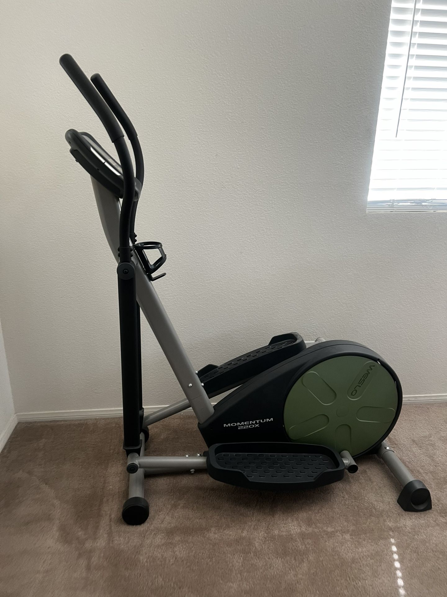 Weslo momentum 220x elliptical hot sale