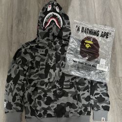 BAPE hoodie size L