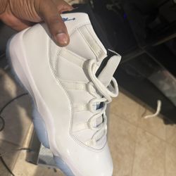 Air Jordan 11 Retro 'Legend Blue' in size 9.5(Worn Twice Shortly)