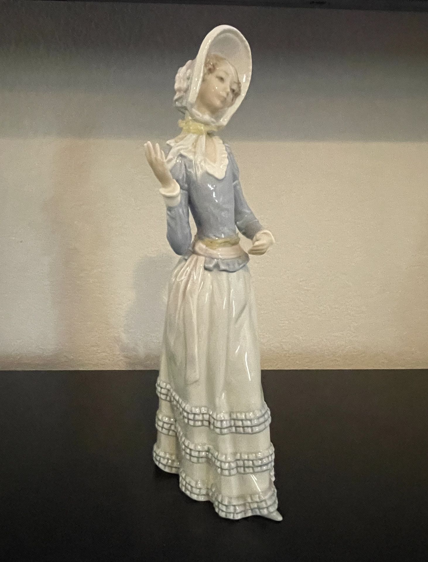 Authentic Lladro Woman with Bonnet and Parasol Umbrella