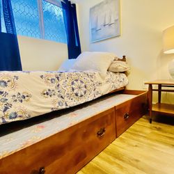 Ethan Allen Mid Century Maple  Bedroom Set