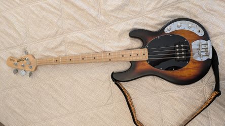 Sterling by Music Man SUB Ray4 StingRay – Vintage Sunburst, Gig Bag