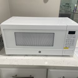 GE Profile 1.1 cu. ft. Countertop Microwave 