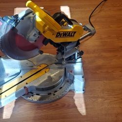 Dewalt 12" Dual Bevel Sliding Miter Saw