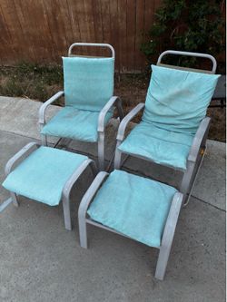 Pool Lounge Chairs