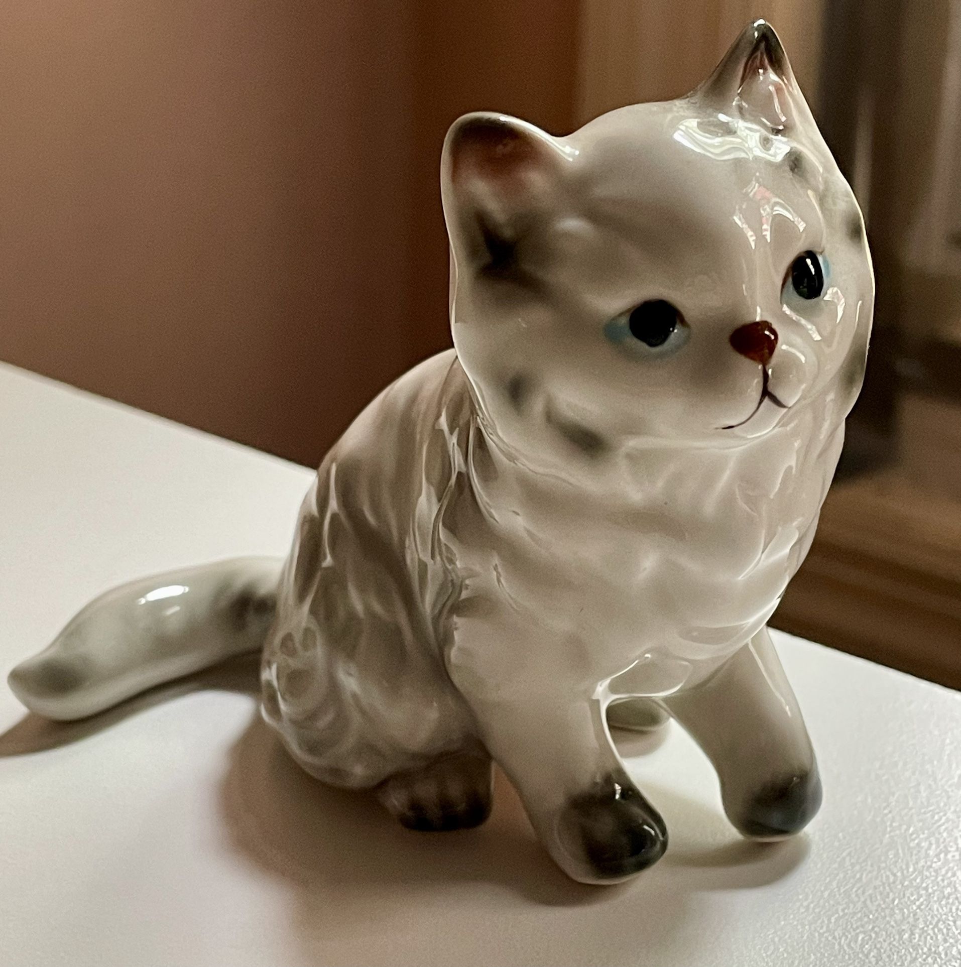 Vintage White Persian Porcelain cat figurine by Lefton Exclusive